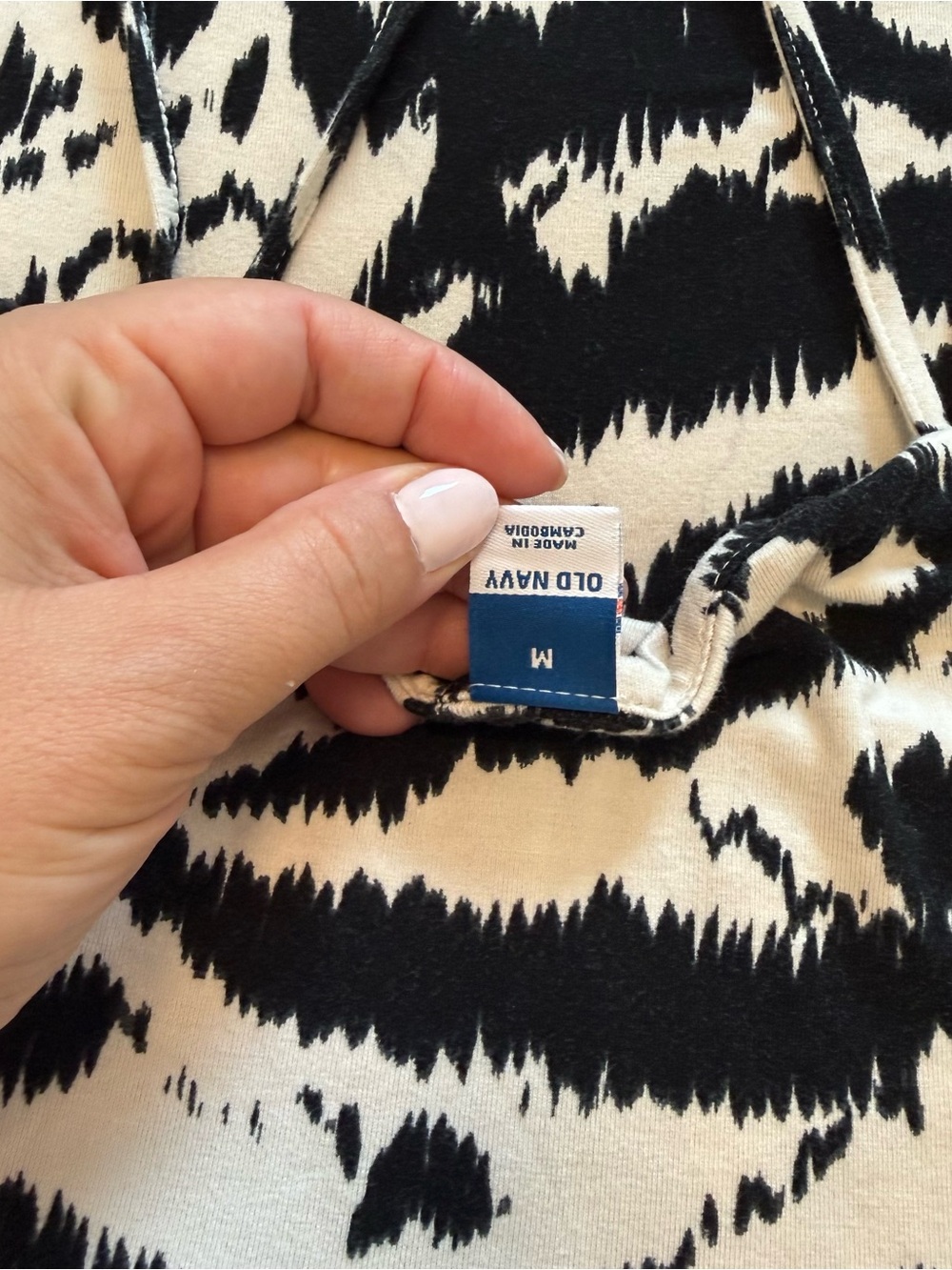 Old Navy Black and Cream Animal-Print Tank, Size M - Picture 7 of 7
